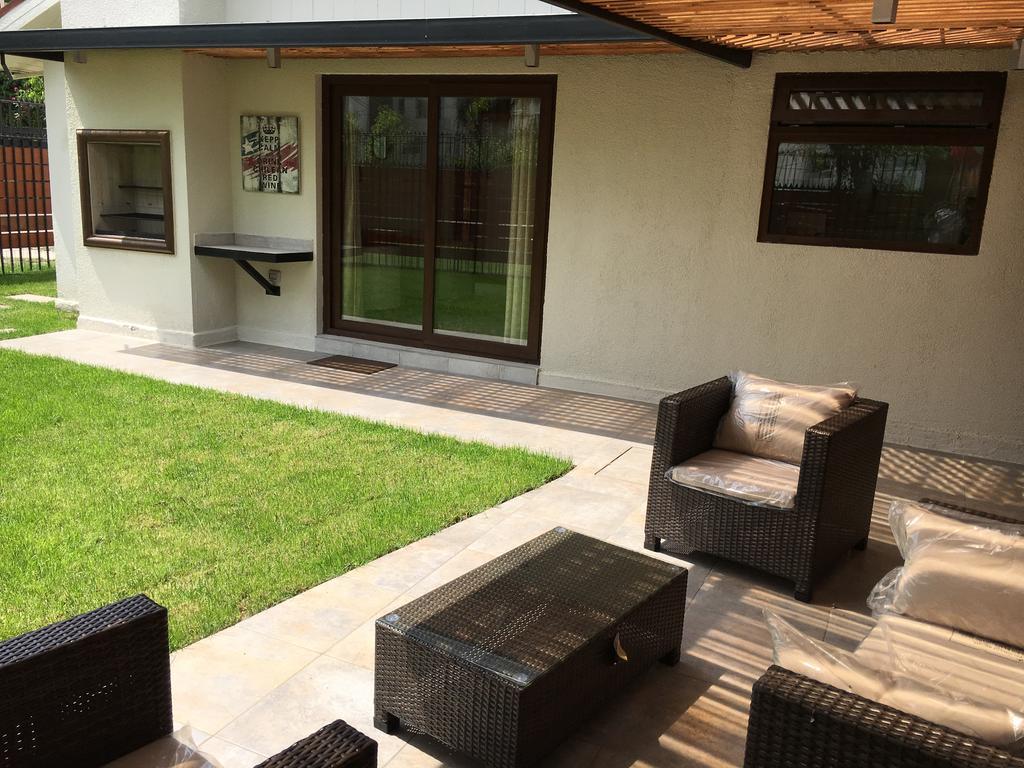 Casa Vitacura Host Сантьяго Екстер'єр фото